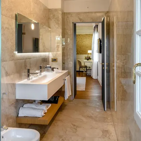 Santa Maria Maddalena 10, Emma