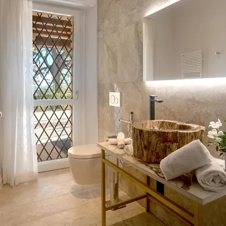 Santa Maria Maddalena 10, Emma Вилла