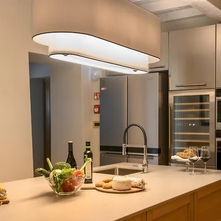 Santa Maria Maddalena 10, Emma