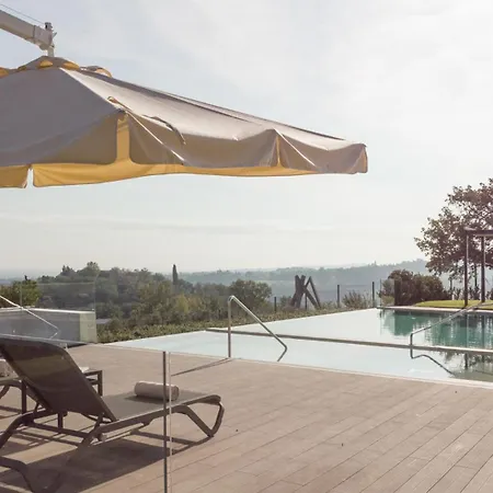 Vila Santa Maria Maddalena 10, Emma *