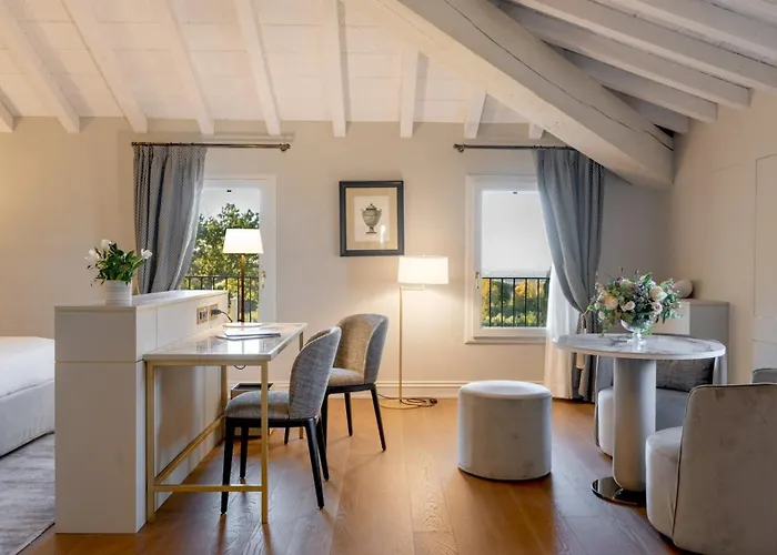 Santa Maria Maddalena 10, Emma *