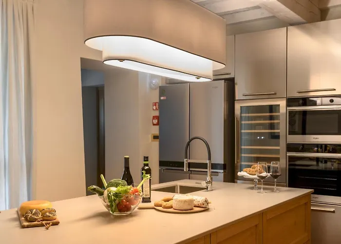 Santa Maria Maddalena 10, Emma