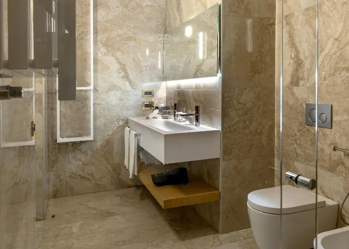 Villa Santa Maria Maddalena 10, Emma